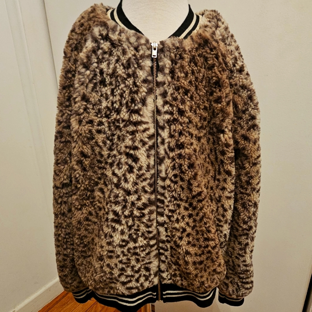 EUC | Girl's | Faux fur | Leopard | Bomber Jacket | Size: Large